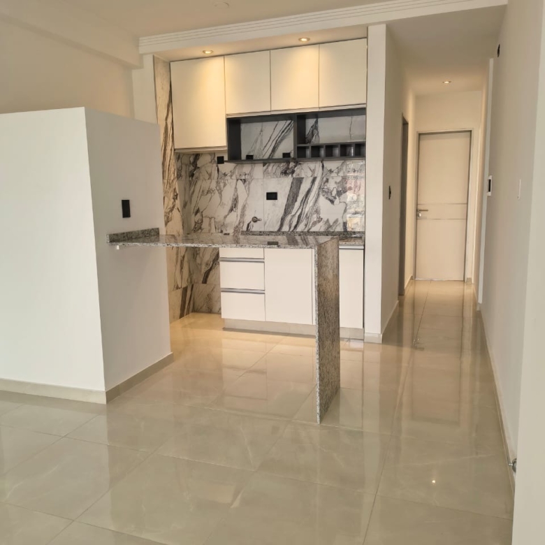 Exclusivo piso en edificio Perla VI