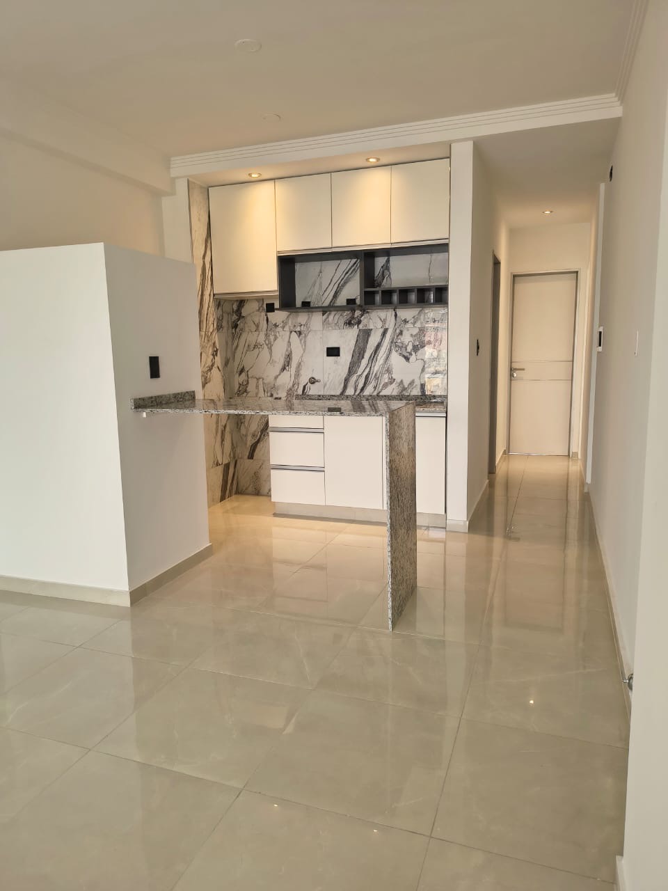 Exclusivo piso en edificio Perla VI