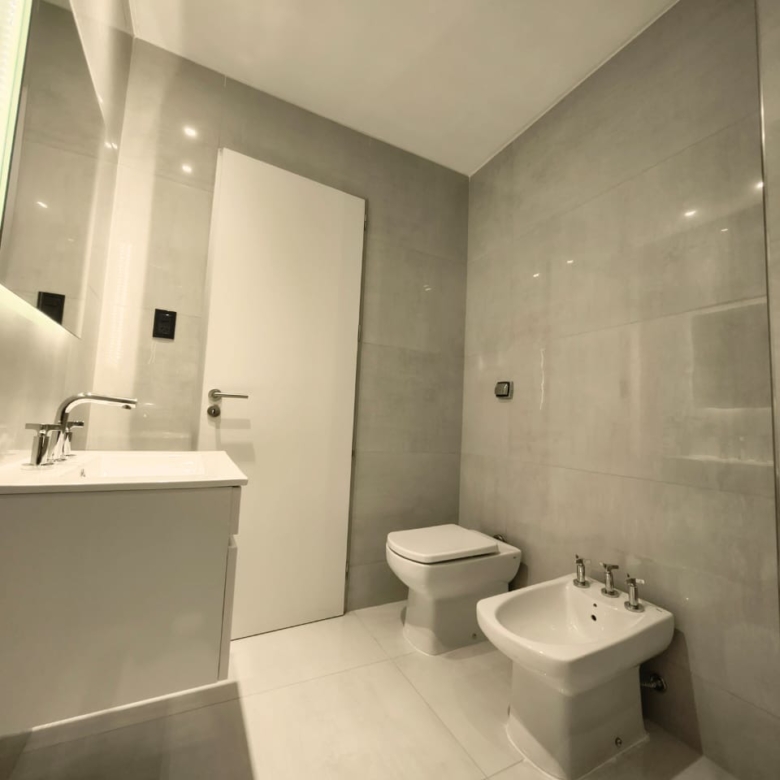 Exclusivo piso en edificio Perla VI