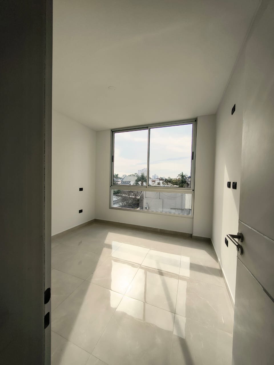 Exclusivo piso en edificio Perla VI