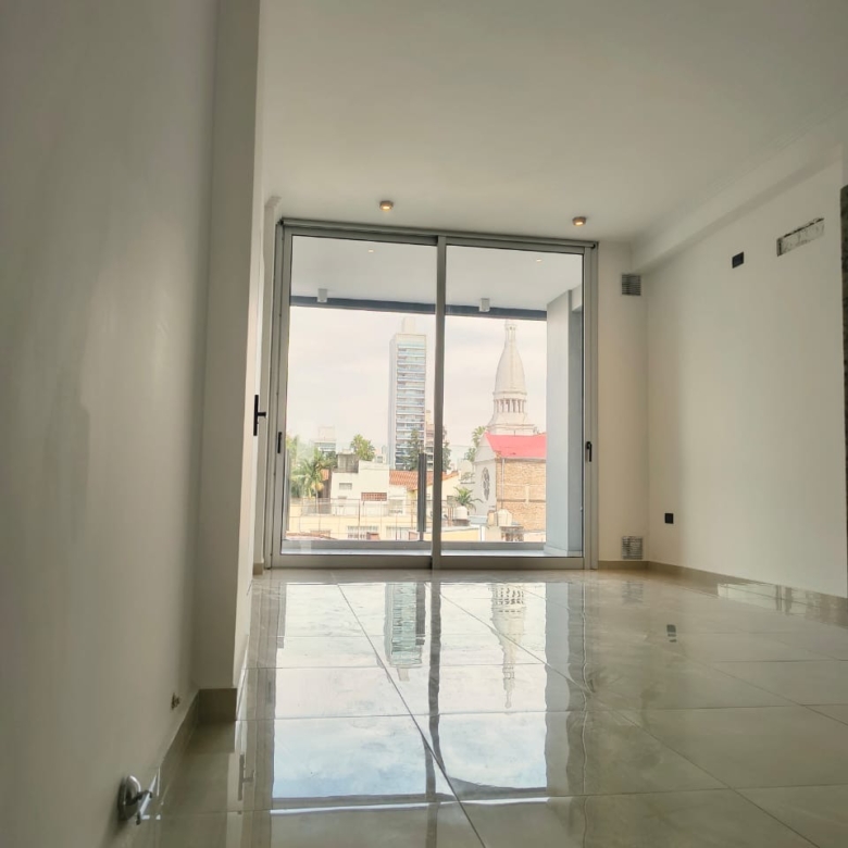 Exclusivo piso en edificio Perla VI