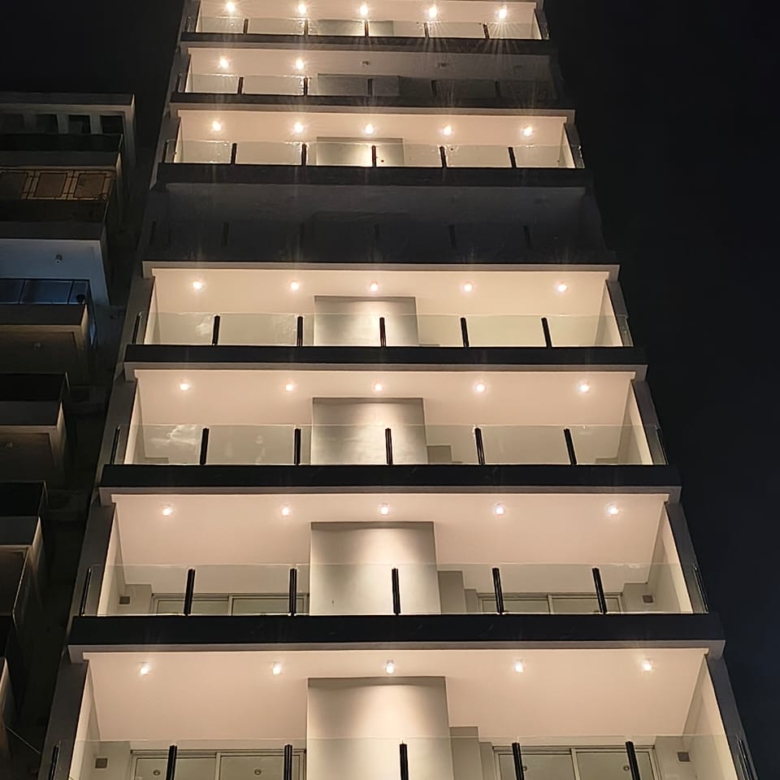 Exclusivo piso en edificio Perla VI