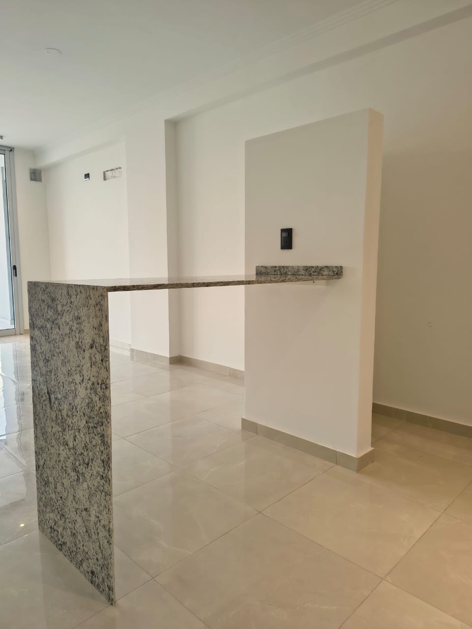 Exclusivo piso en edificio Perla VI