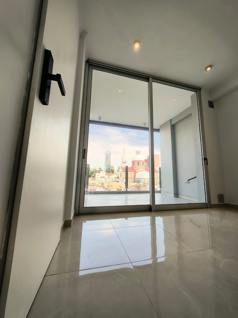 Exclusivo piso en edificio Perla VI